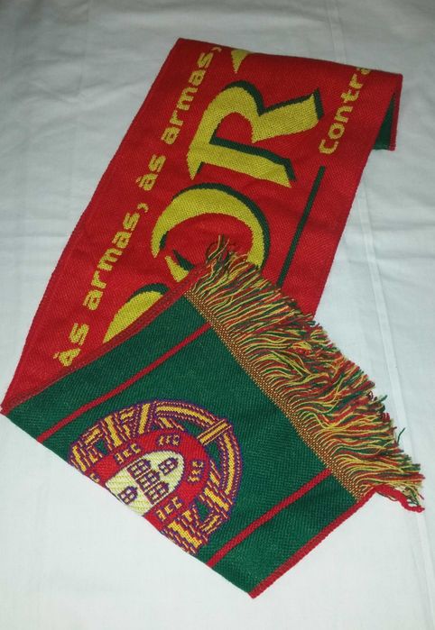 NOVOS. Desde 2€. Cachecóis, galhardete e oferta bandeira.
