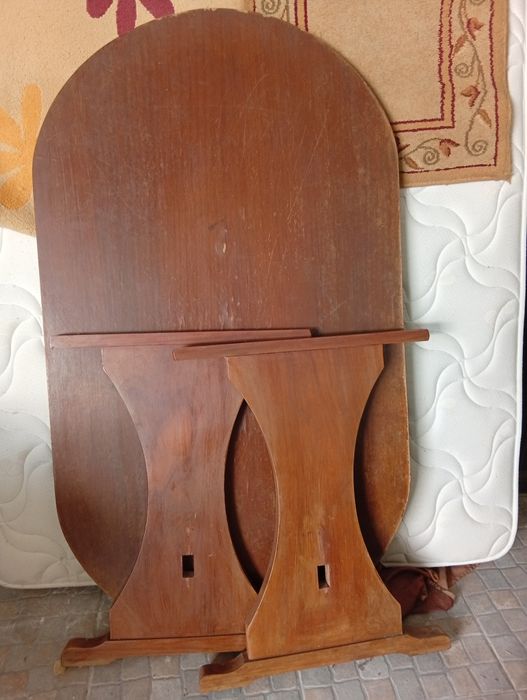 Mesa de cozinha e quatro cadeiras