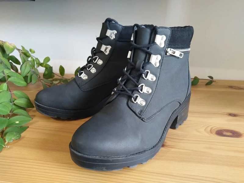 czarne sznurowane botki na obcasie rozmiar 38