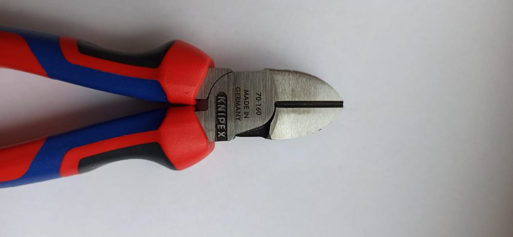 Szczypce boczne do cięcia KNIPEX.