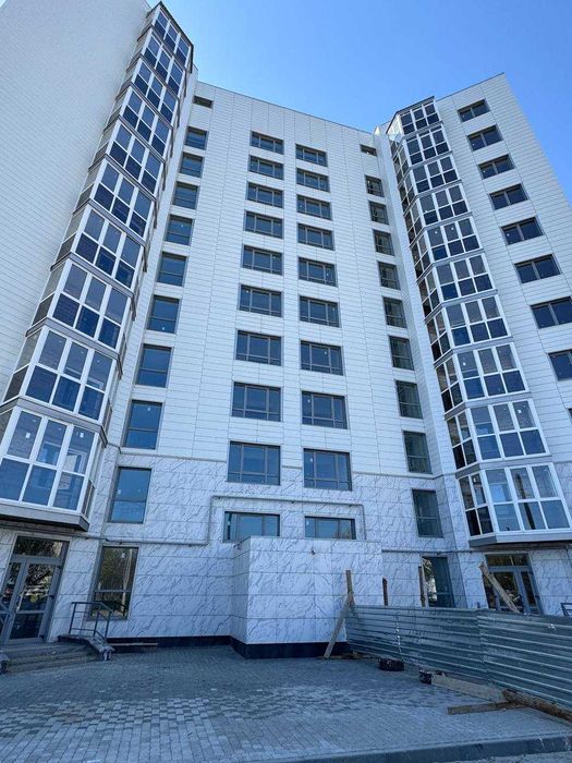 Новий будинок біля зупинки. Продаж 1-кімнатної квартири.