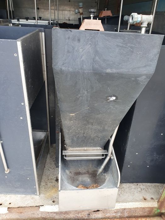 Paśniki do świń w bdb stanie