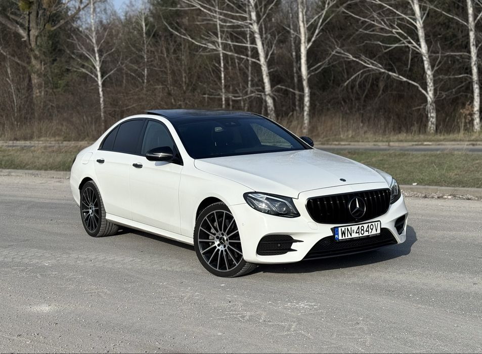 Zadbany Mercedes E350e AMG  | 299 KM | Panorama | Burmester| 9G-Tronic