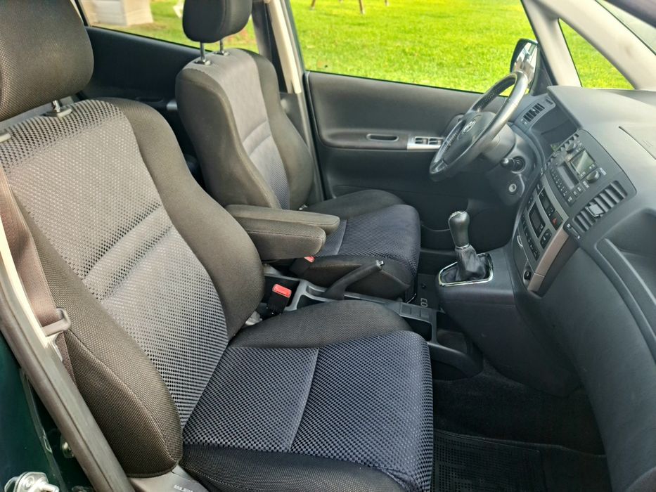 Toyota corolla verso (120.000kms)