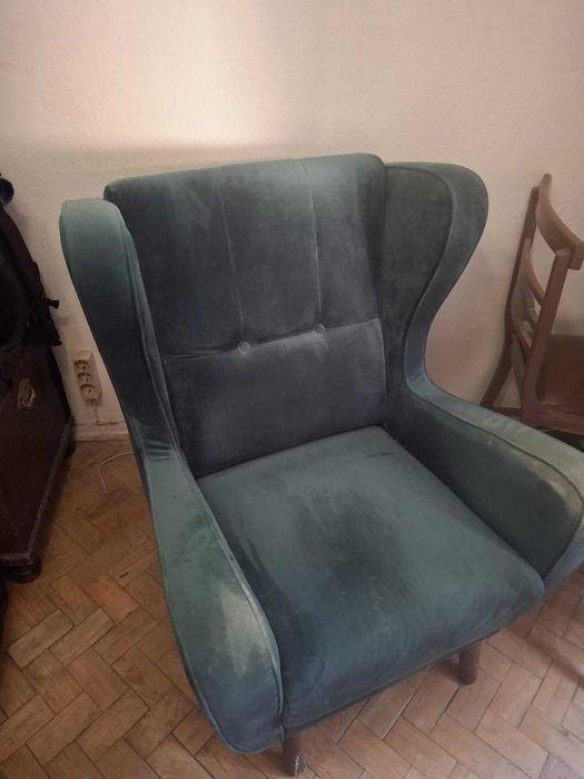 Poltrona de Orelhas em Veludo Verde
