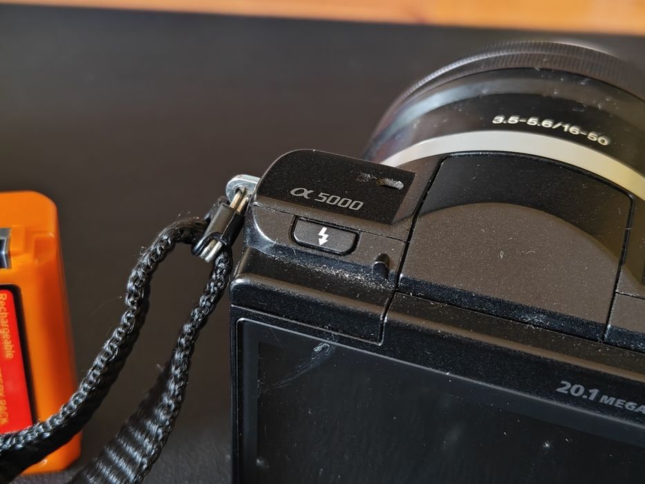 Kit Sony Alpha 5000 + 2 Lentes + 3 Baterias + Cartão 64GB + Carregador