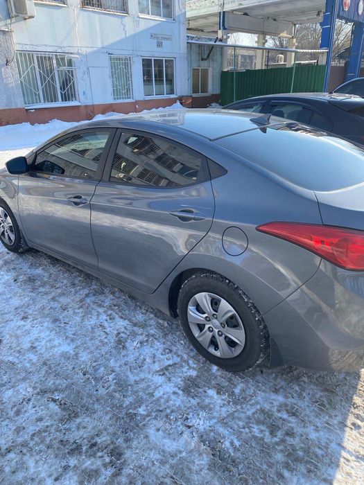 Hyundai Elantra 2012