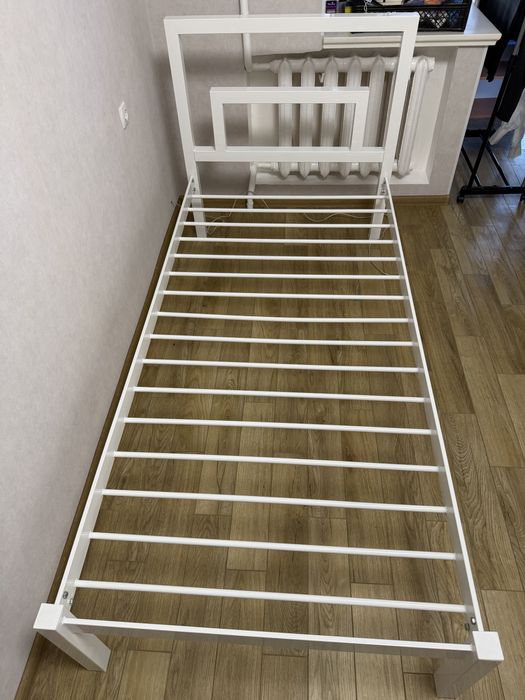 Кровать металева