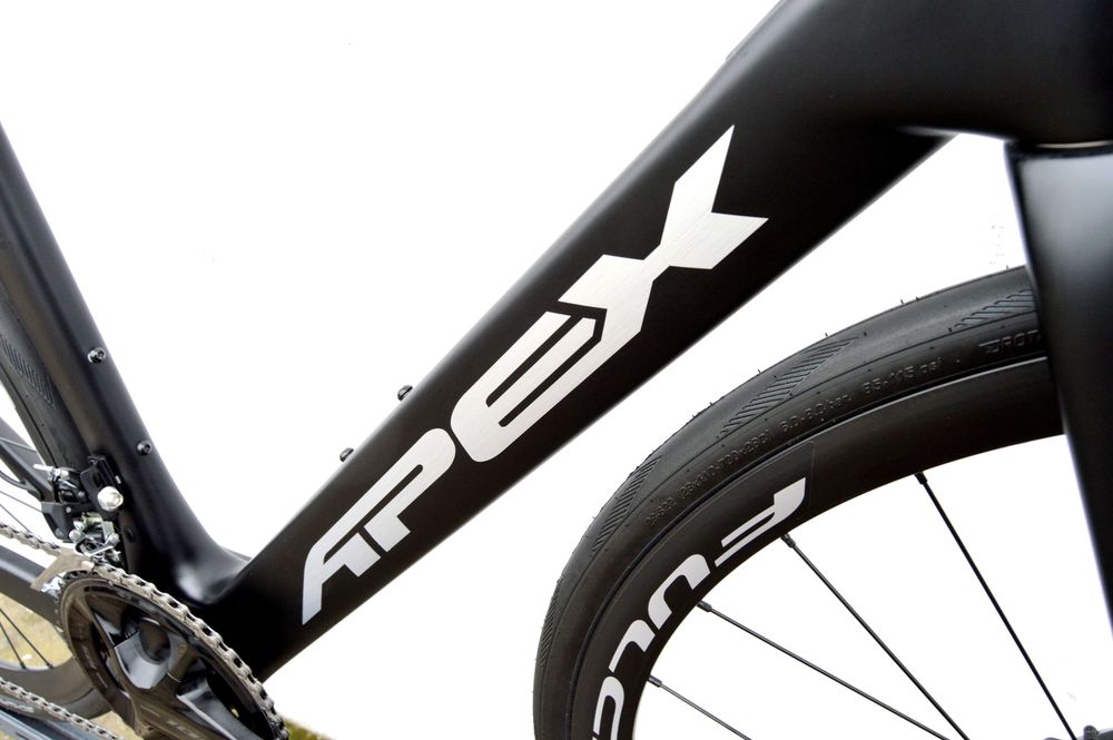 Tylko u nas z VAT23! Aero APEX SONIQ DISC 105 szosa 2x12 carbon tarcze