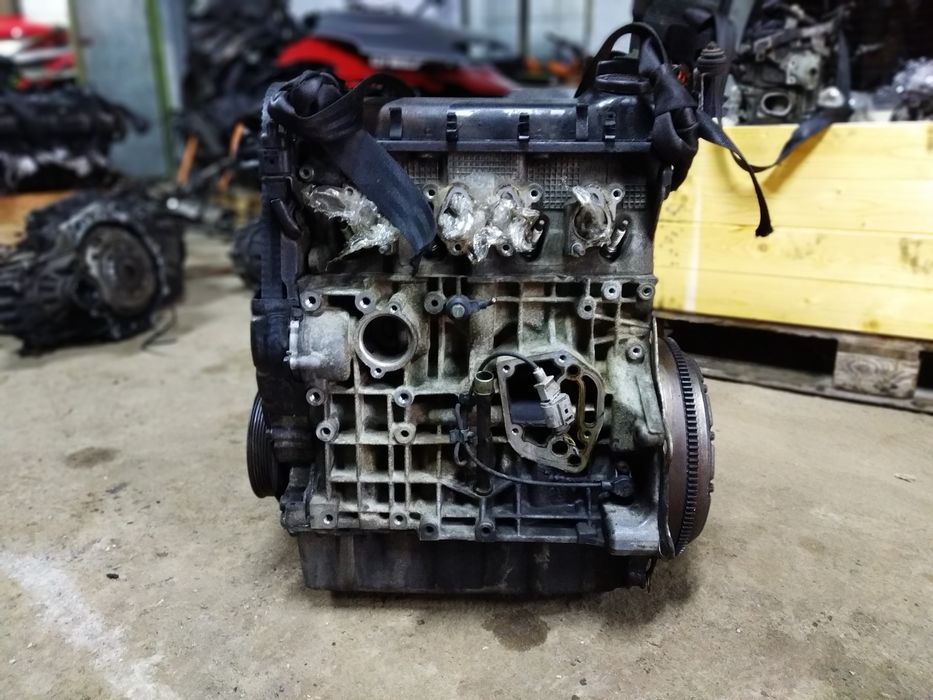 Двигун мотор двигатель AKL 1.6 mpi Octavia Golf Bora Leon