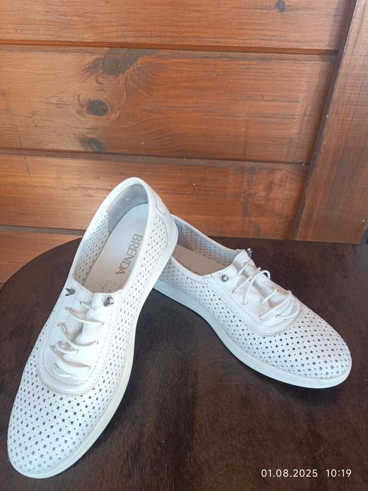 Продам кросівки 250 грн.