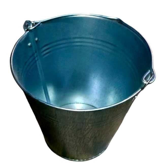 Відро пластикове будівельне ( Польща ), відро оцинковане ( Україна )