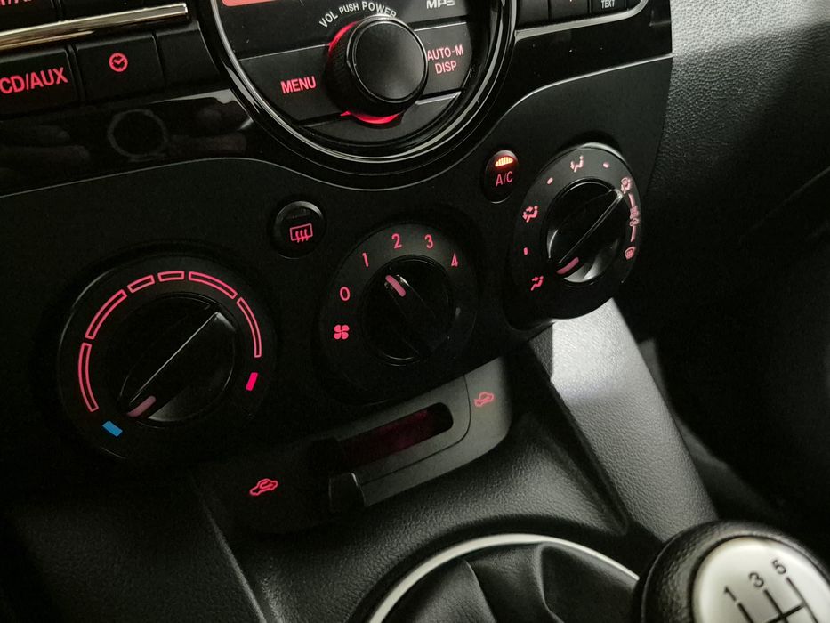 Mazda 2 — fotografia 10