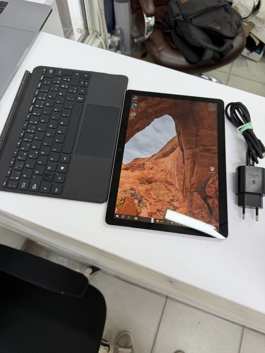 Microsoft Surface go 2 4/64 с клавиатурой