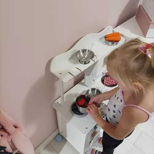 Zestaw metalowych garnków dla dzieci