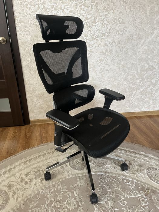 Офісне крісло Richman Perfomance, максимальний комфорт для спини.