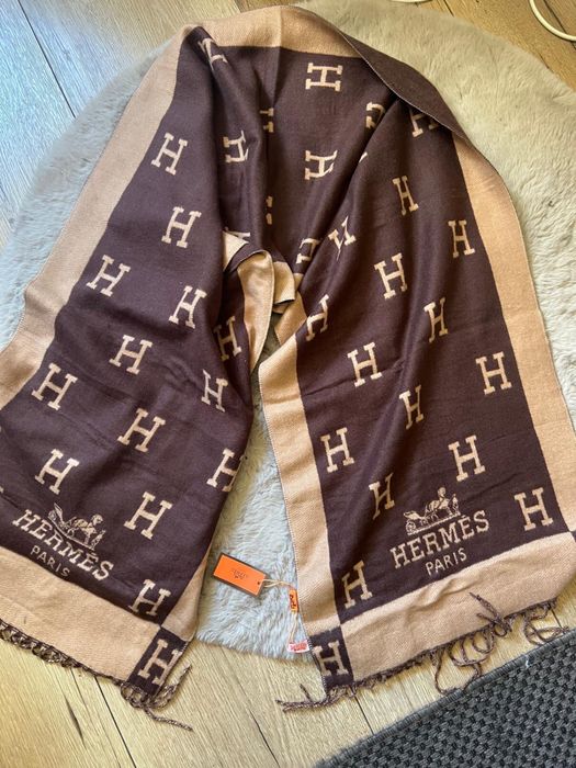 Hermes kaszmirowo  jedwabny szal