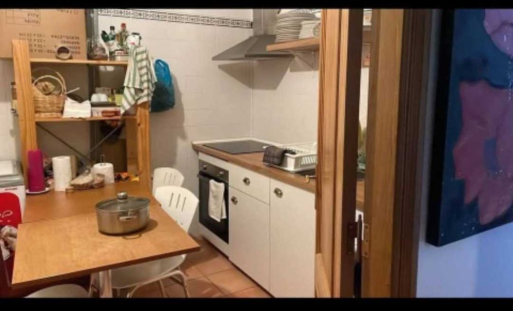 Aluga-se Quarto a Senhora em Paderne
