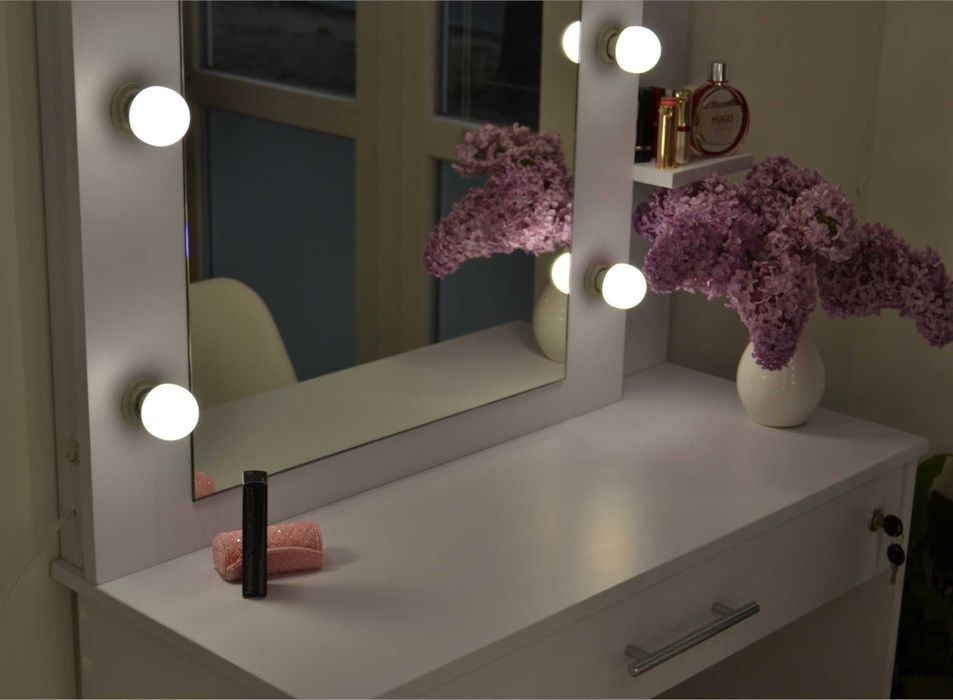 Макияжный гримерный туалетный визажный стол и зеркало с подсветкой