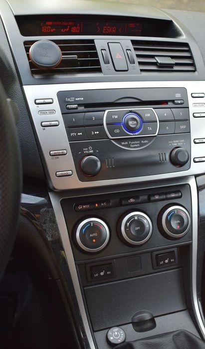 Mazda 6 Auto od nowości w naszej rodzinie. Auto z gazem. Polecam.