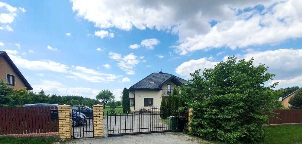 / Dom Zambrów ( okolice ) / 2 Domy / Hala / 12  Działek Budowlanych /