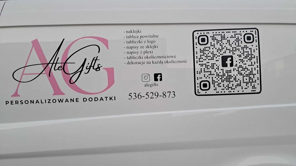 Naklejki reklamowe na samochód duże