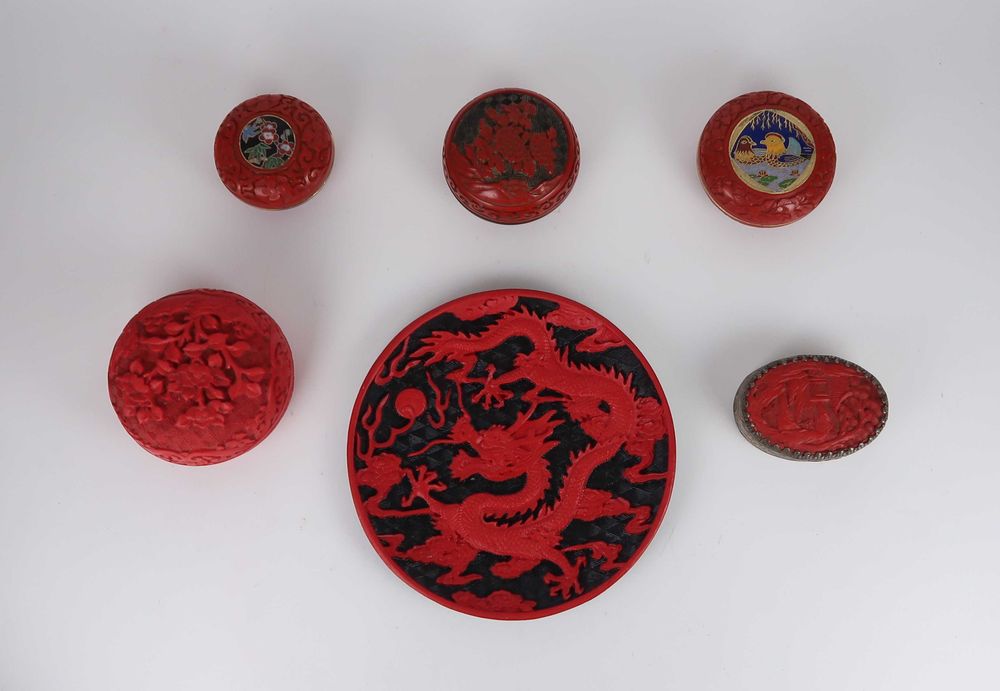 Caixas e pratos laca cinnabar - China, CADA