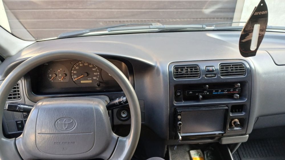 Тайота Хайс 2004 рік