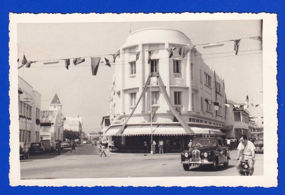 Foto Postal RARA Cidade da Beira, Av. Salazar c/ Carros de Época, Moçambique 1950s