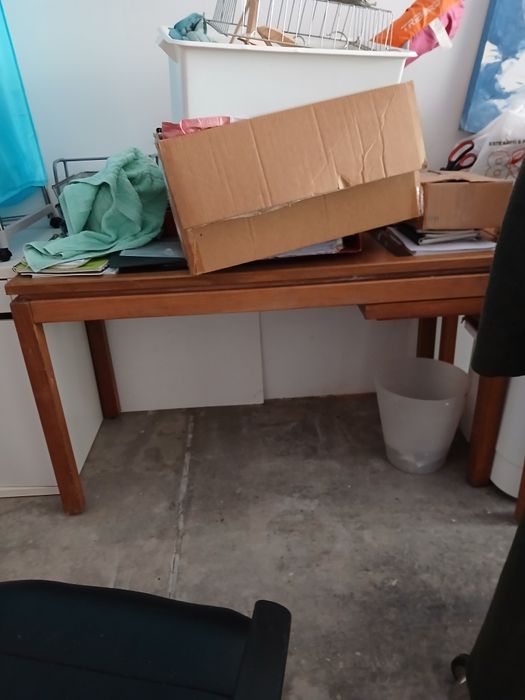 Secretária em pinho maciço