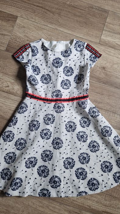 Sukienka  dziewczęca rozmiar 146