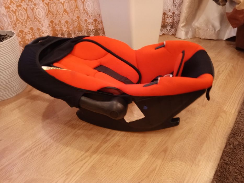 Продам дитяче автомобільне кріселко