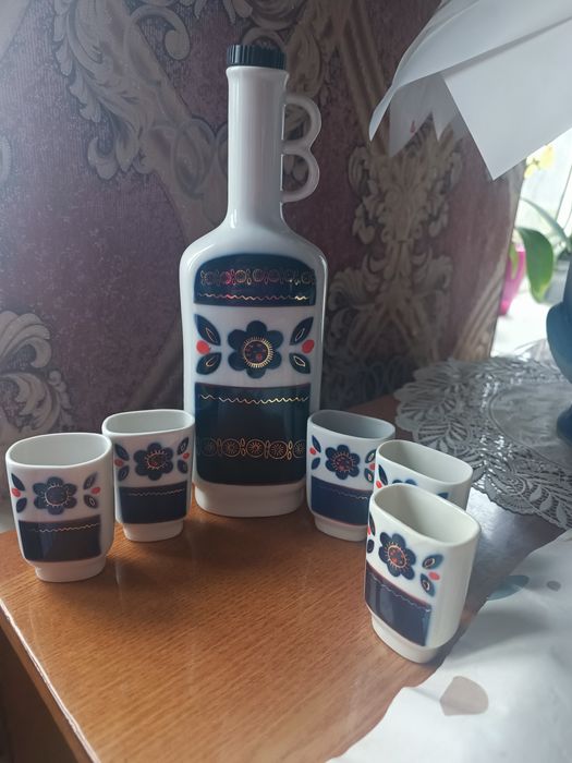 посуда, чвйные сервизы, хрусталь, вазы, фруктовницы