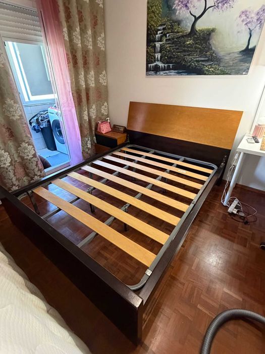 Cama de casal,cómoda,mesas de cabeceira espelho