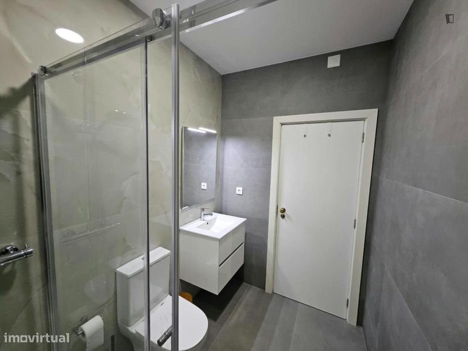 Quarto - localizado em Sé de Braga e São Lázaro Braga