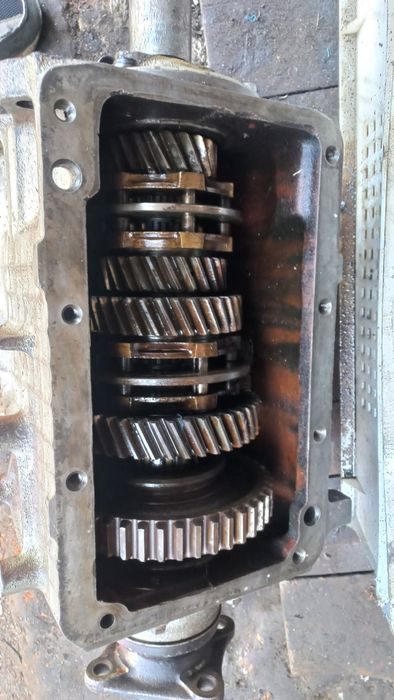 Продам коробка ЗИЛ 130