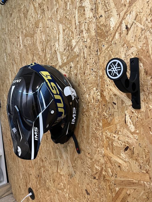 Suporte capacete Mota
