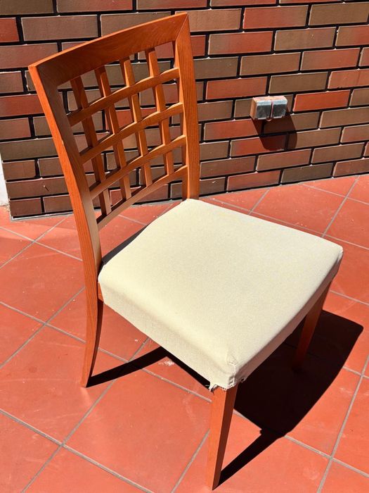 Stół lite drewno z krzesłami do salonu