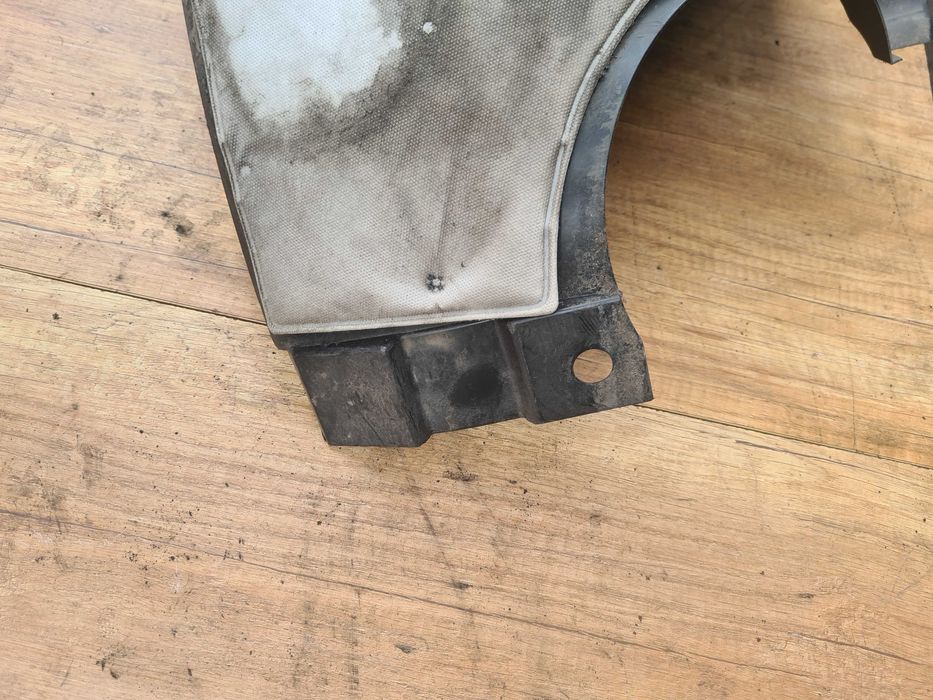 Renault Captur II nadkole przednie prawe