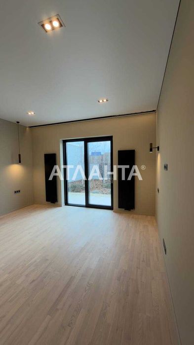 Одноэтажный дом элит класса на 10.66 сотках в Совиньоне