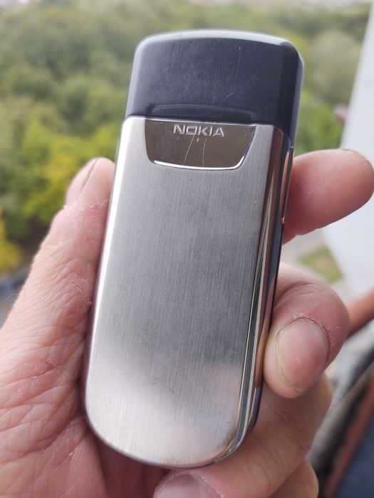 nokia 8800 classic.