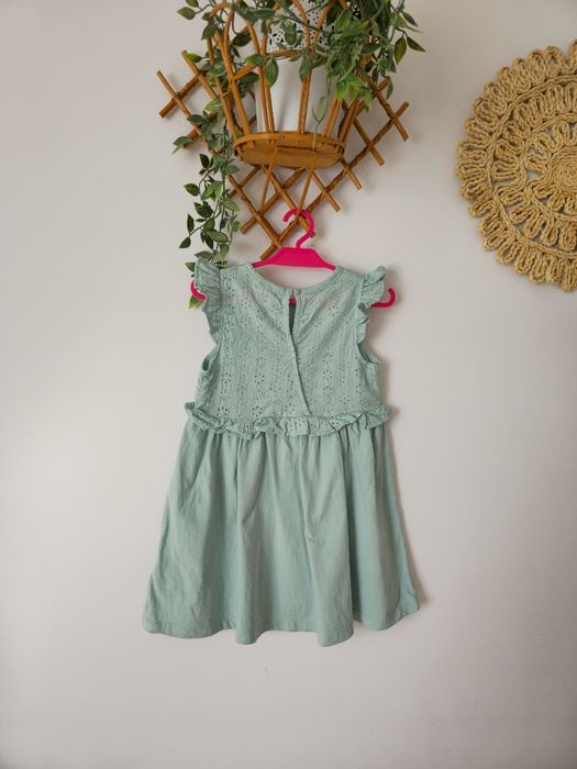 Zielona szałwiowa sukienka bez rękawów 116 letnia