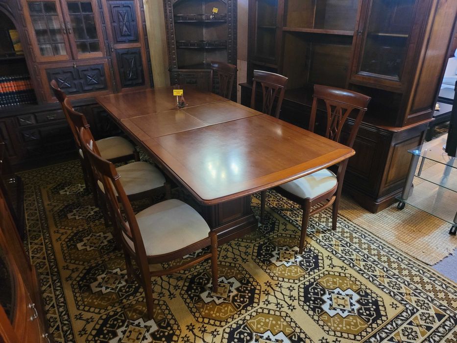 Excelentes cadeiras de sala em madeira maciça