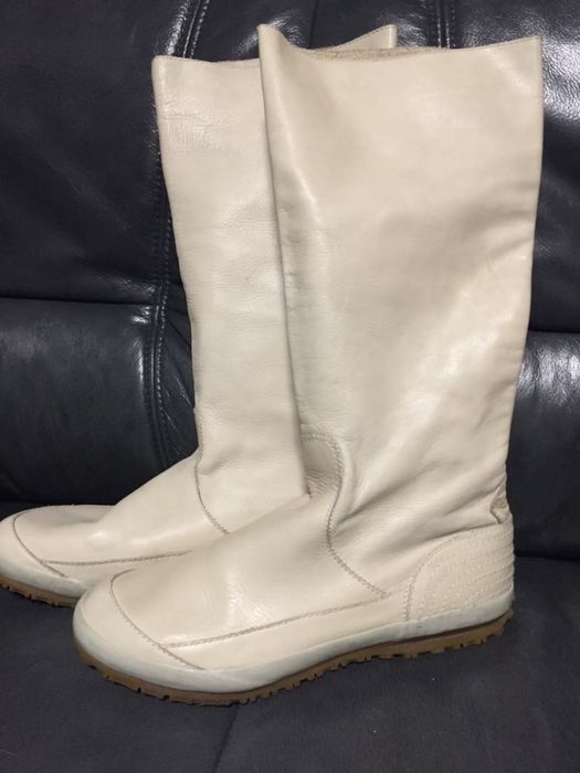 Сапоги кожанные, бежевые.