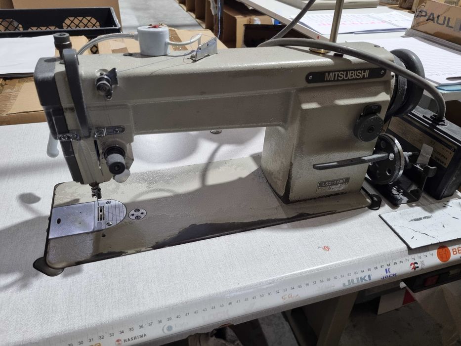 Máquina Industrial de Ponto Preso de 1 agulha.