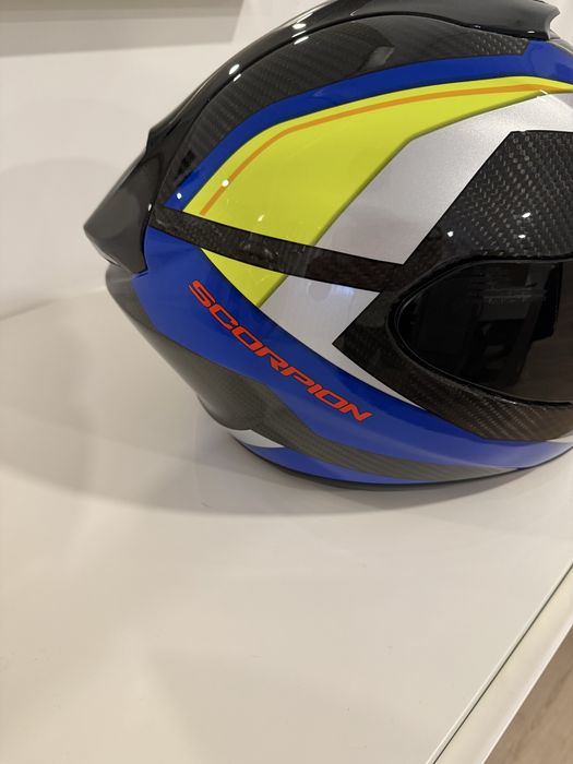 Capacete em carbono para mota ( C/Novo) Scorpion