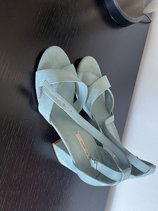 Sandalias verdes de salto pull and bear