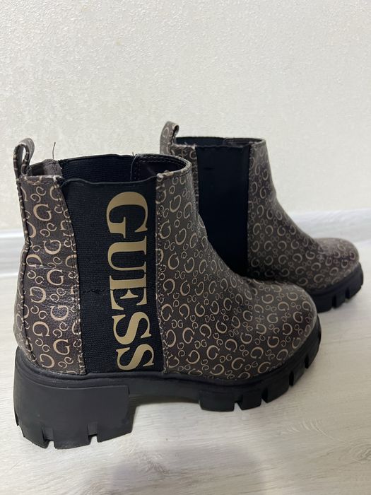 Ботинки GUESS оригінал