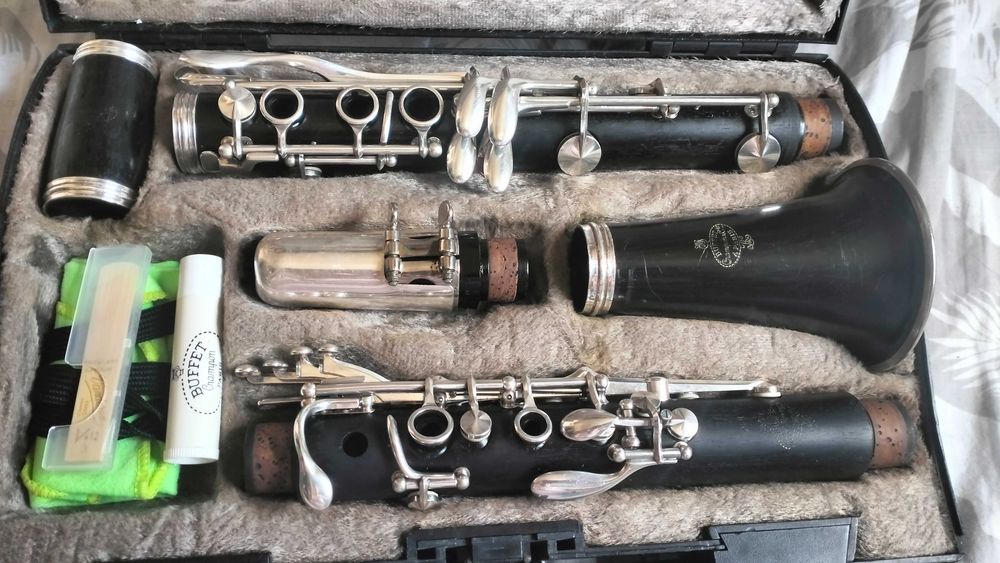 Clarinete Buffet Crampon E10