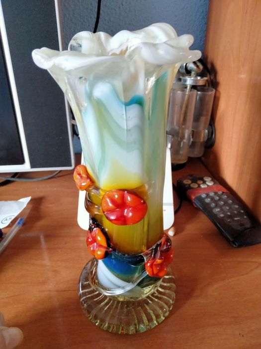 Jarra Murano Opalescente com Flores Aplicadas